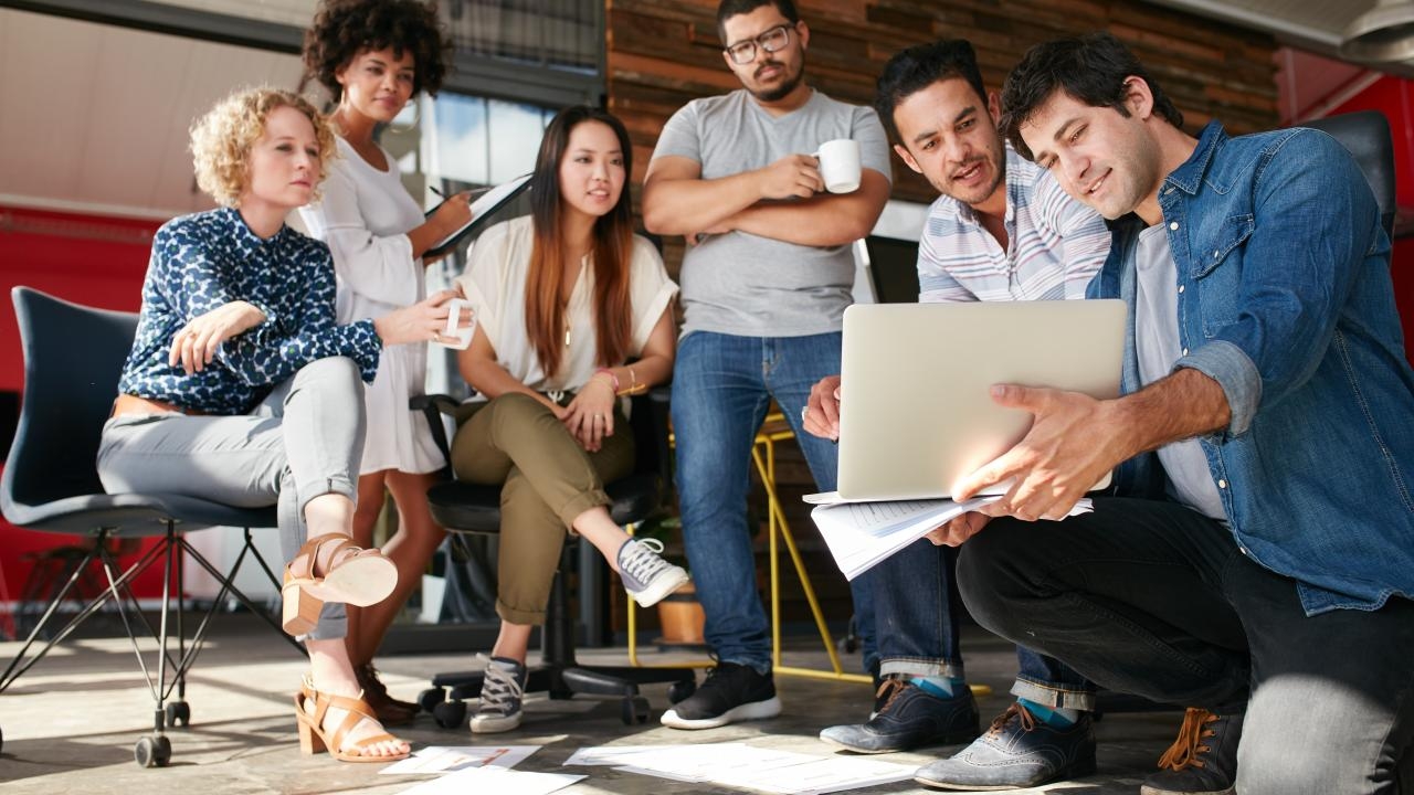 Креативный маркетолог. Креативный человек. Креативный предприниматель. Начинающий бизнесмен. Могут создавать свои собственные.