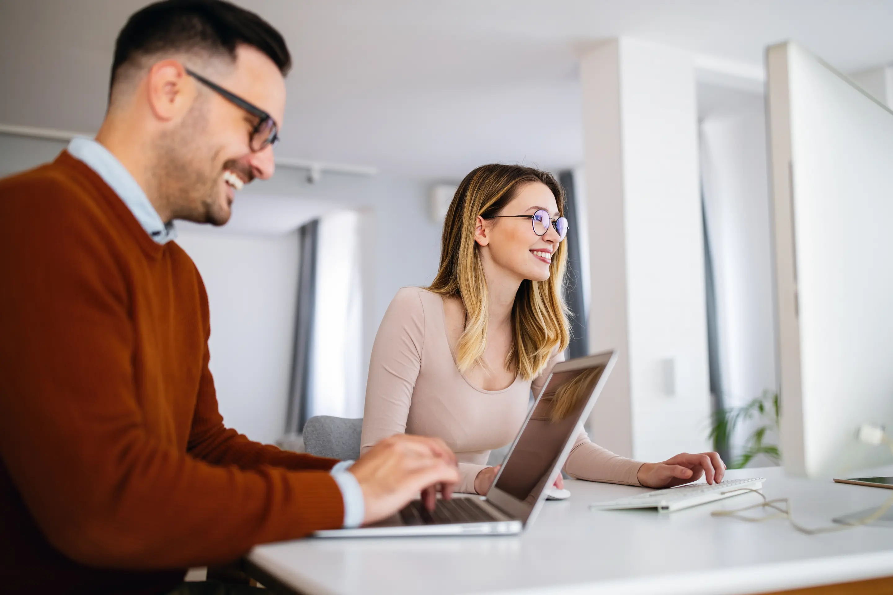 Maximizing small business success through social media management... Maximizing small business success through social media management...