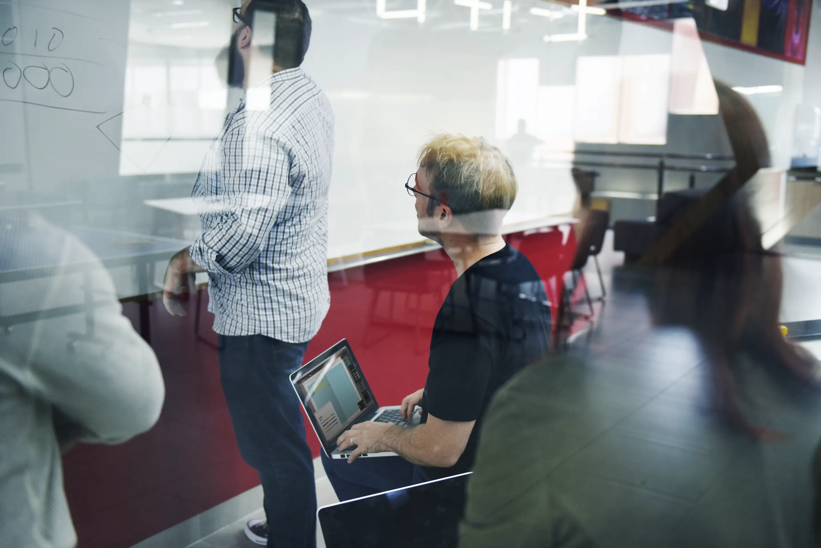 Hootsuite, SocialPilot'un rakibi olarak nasıl kıyaslanıyor?