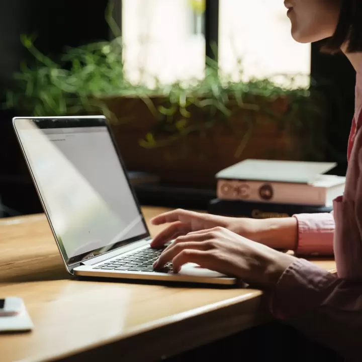 Sosyal medya gönderiniz için anında ilham kullanabilir miydiniz? Sosyal medya gönderiniz için anında ilham kullanabilir miydiniz?