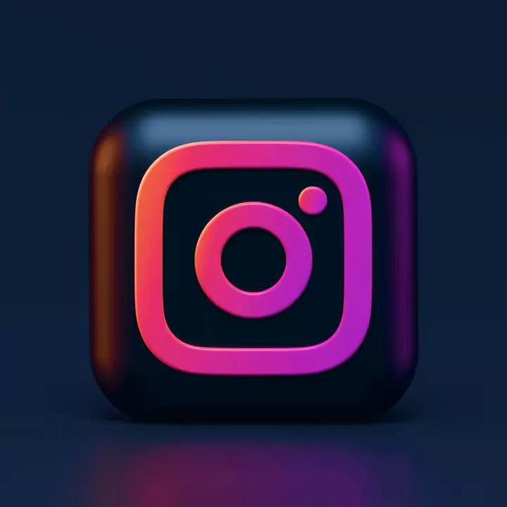 Êtes-vous curieux de savoir comment mesurer le vrai succès sur Instagram au-delà du nombre d’abonnés grâce aux calculateurs de taux d’engagement?