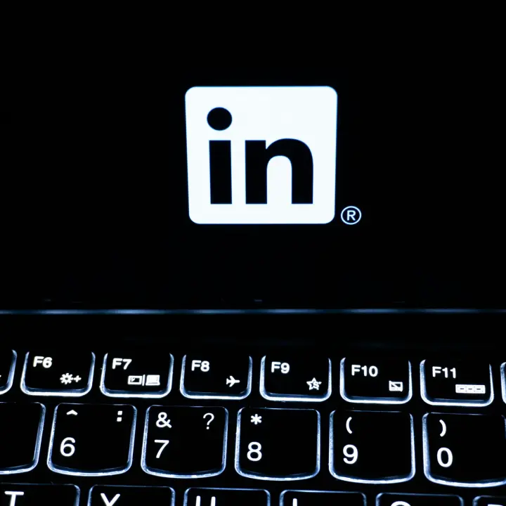 Sosyal platformlar hızla dönüşüyor: Instagram’ın social shopping hamlesi ve LinkedIn’in canlı yayın kısıtlaması profesyoneller ve içerik üreticiler için ne anlama geliyor?