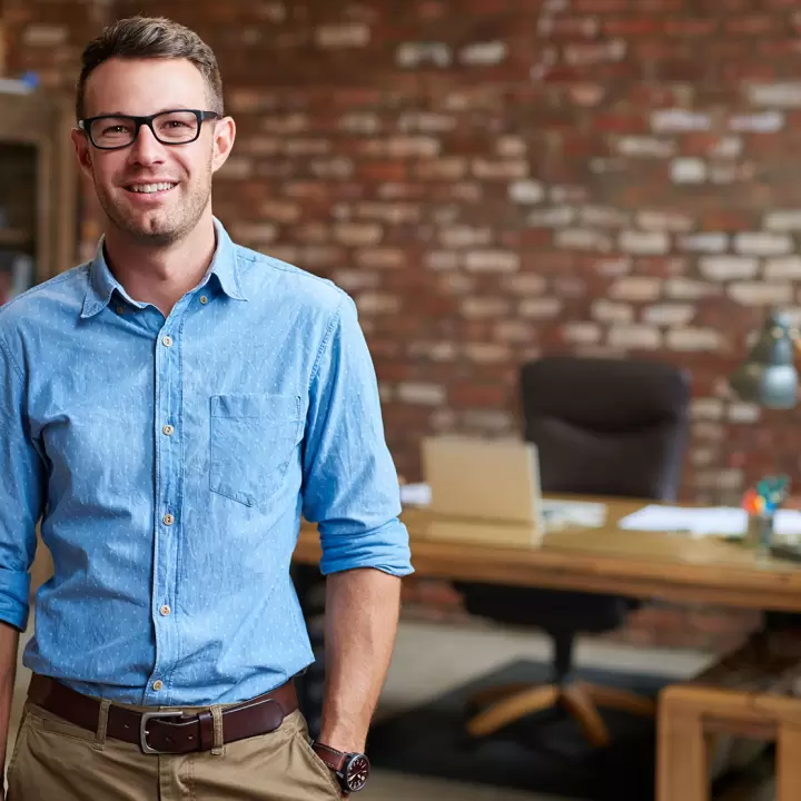 Дает вам возможность управлять всеми вашими каналами в социальных сетях... Дает вам возможность управлять всеми вашими каналами в социальных сетях...