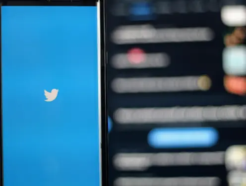 Stai perdendo utenti ad alta intenzione su Twitter e ti chiedi come scoprirli in modo efficace?