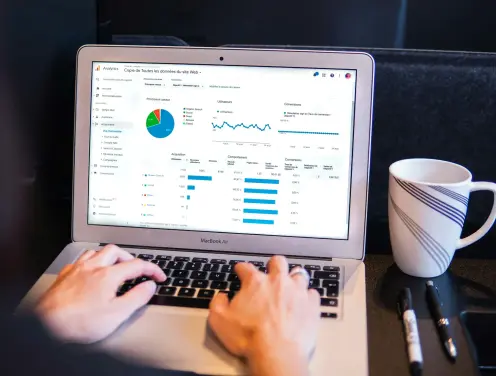 ¿Te cuesta encontrar el mejor software de marketing que realmente ayude a crecer tu pequeña empresa?