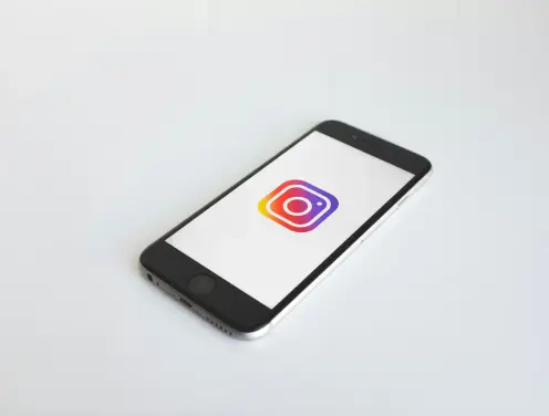 Have you tried posting Instagram panoramas without cropping?