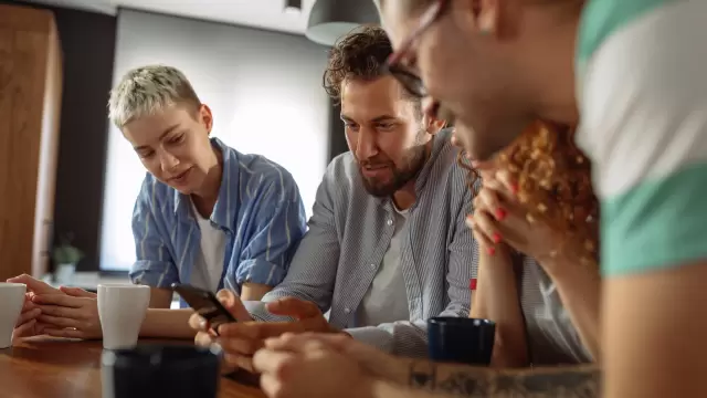 How to find the best time to post on social media?