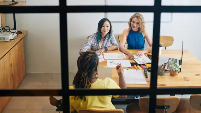 Gönderilerinize etkileşim veren kullanıcılarla iletişime geçin... Gönderilerinize etkileşim veren kullanıcılarla iletişime geçin...