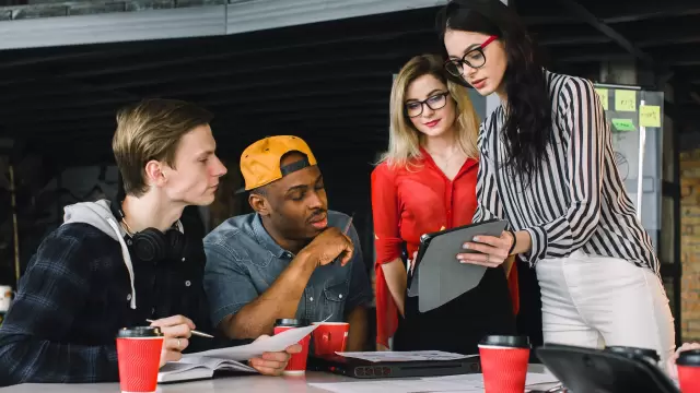 Diğer kullanıcılar ile ortak çalışmalar yapın... Diğer kullanıcılar ile ortak çalışmalar yapın...