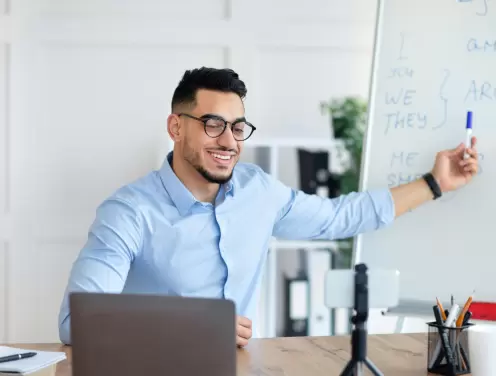 How can Grammarly help you write better social media content?