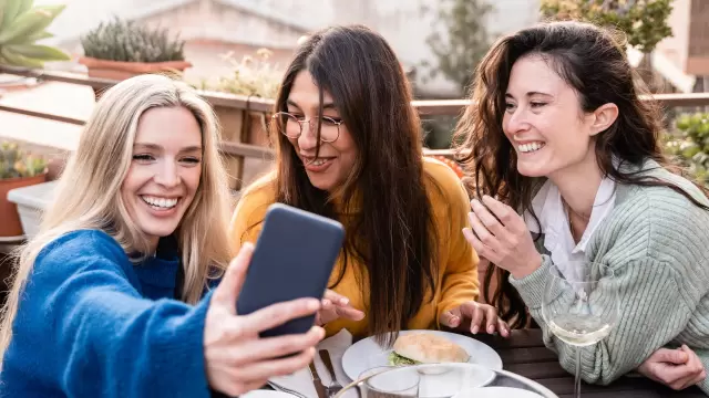 How to hide Instagram likes on an already published post? 