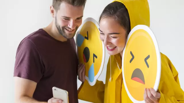 Emojis focus the users’ attention on specific points