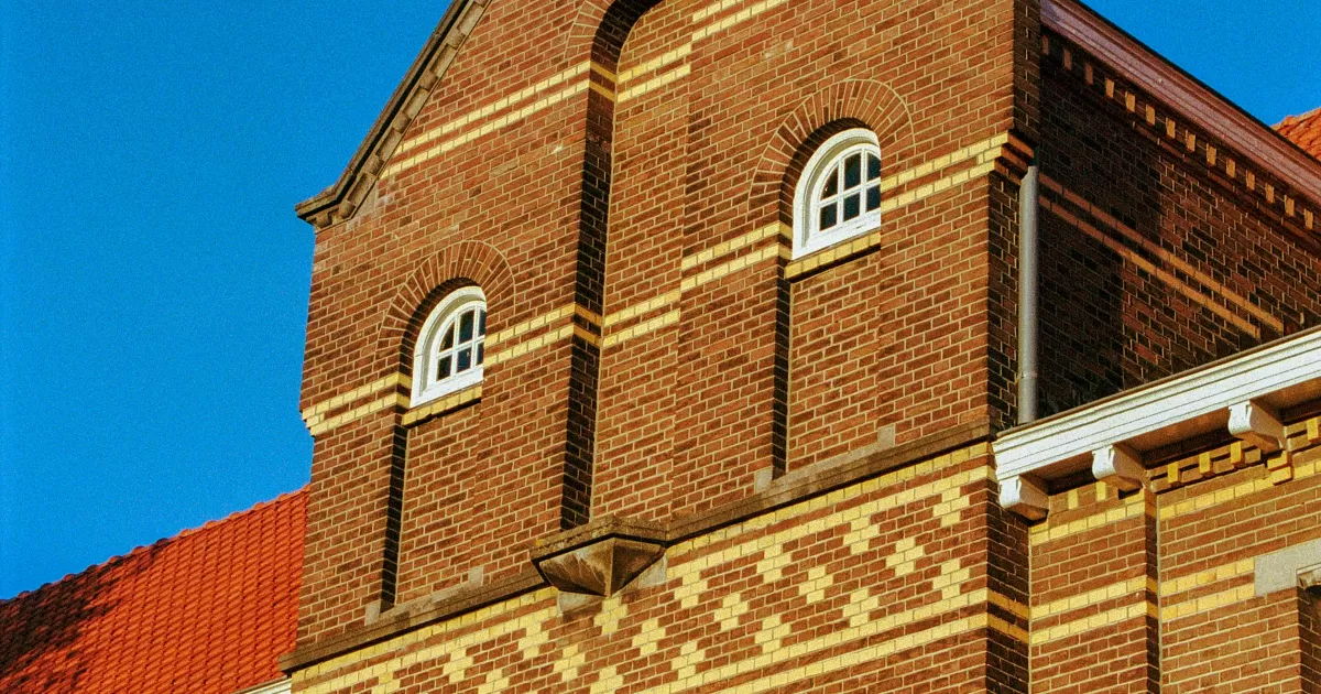 Welche Zeiten sind am besten für 'Hermankono' auf Social Media zu posten?