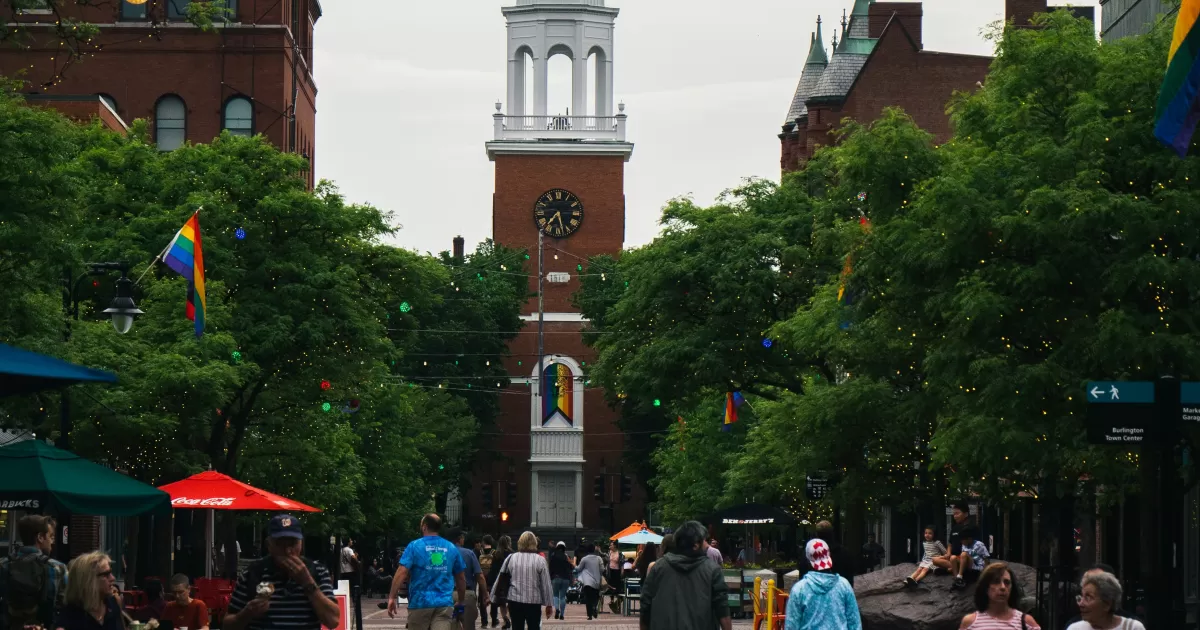 Quali sono i momenti migliori per postare sui social a Burlington?